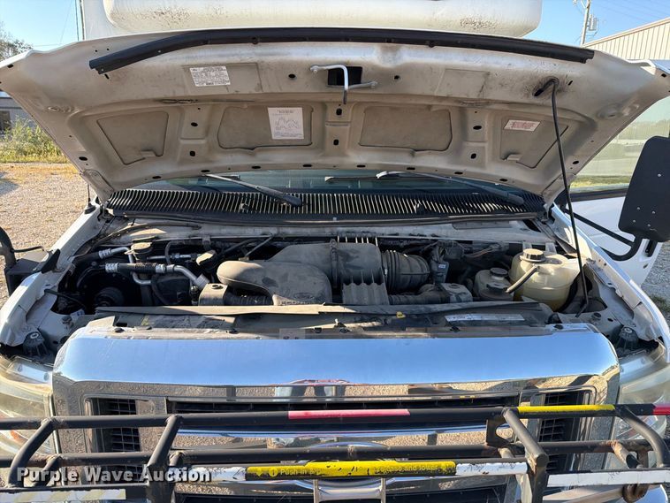 image for item FH6456 2011 Ford E450 Super Duty bus