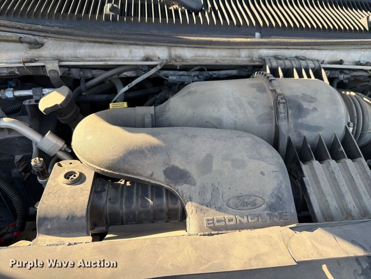 image for item FH6456 2011 Ford E450 Super Duty bus