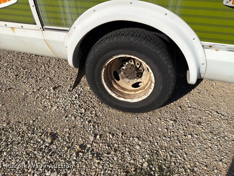 image for item FH6456 2011 Ford E450 Super Duty bus