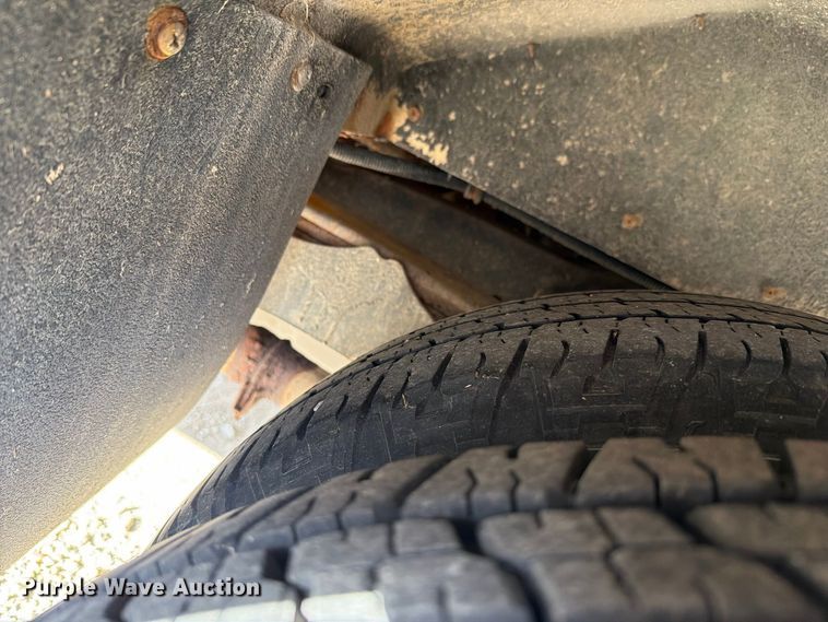 image for item FH6456 2011 Ford E450 Super Duty bus