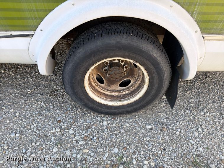 image for item FH6456 2011 Ford E450 Super Duty bus