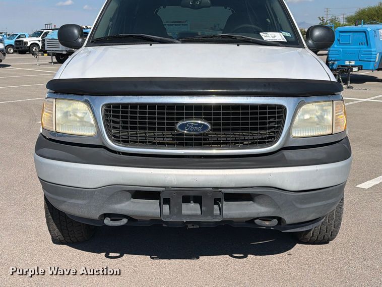 image for item FI2039 2001 Ford Expedition XLT SUV