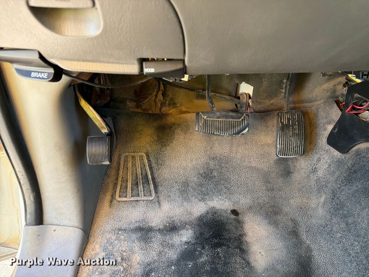 image for item FI2039 2001 Ford Expedition XLT SUV