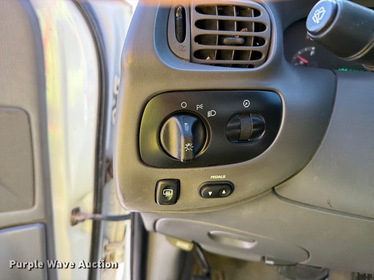 image for item FI2039 2001 Ford Expedition XLT SUV