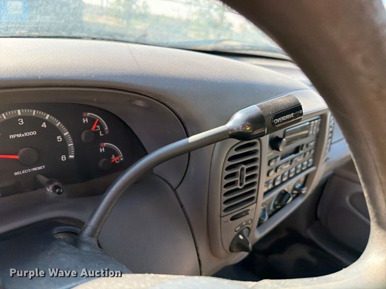 image for item FI2039 2001 Ford Expedition XLT SUV