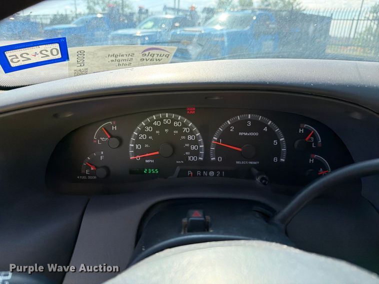image for item FI2039 2001 Ford Expedition XLT SUV