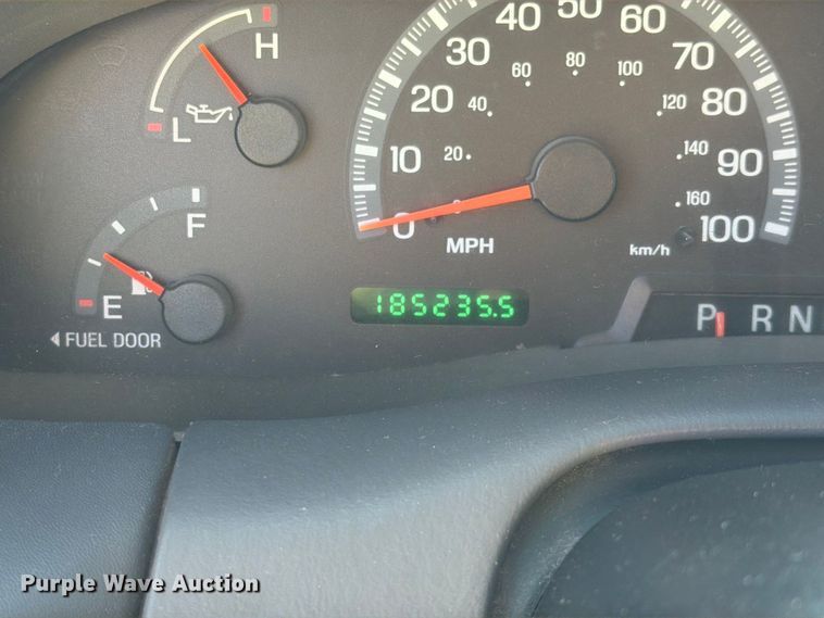 image for item FI2039 2001 Ford Expedition XLT SUV