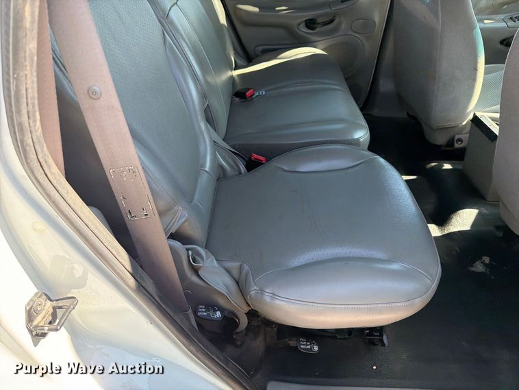 image for item FI2039 2001 Ford Expedition XLT SUV