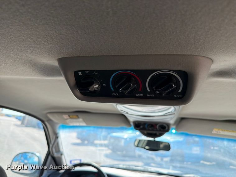 image for item FI2039 2001 Ford Expedition XLT SUV