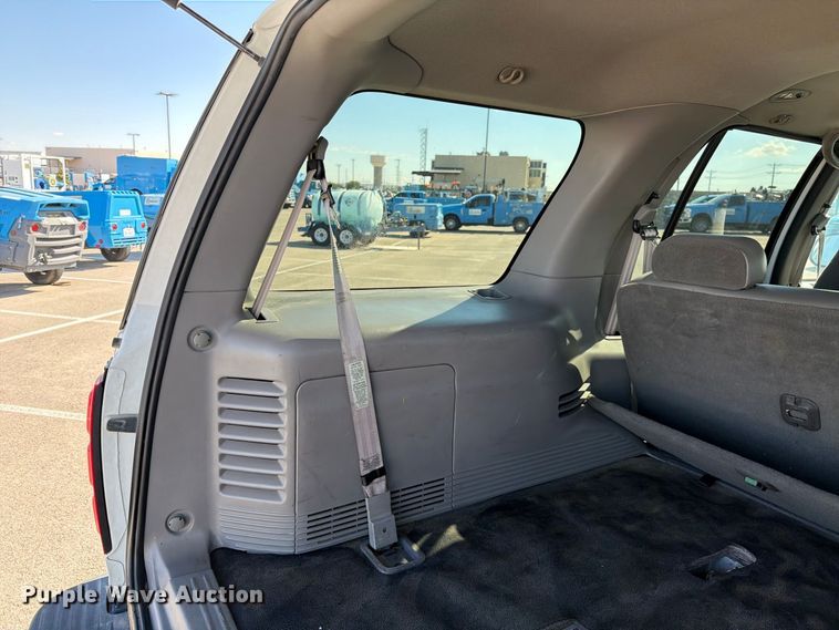 image for item FI2039 2001 Ford Expedition XLT SUV