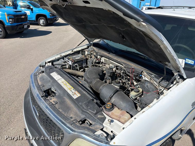 image for item FI2039 2001 Ford Expedition XLT SUV