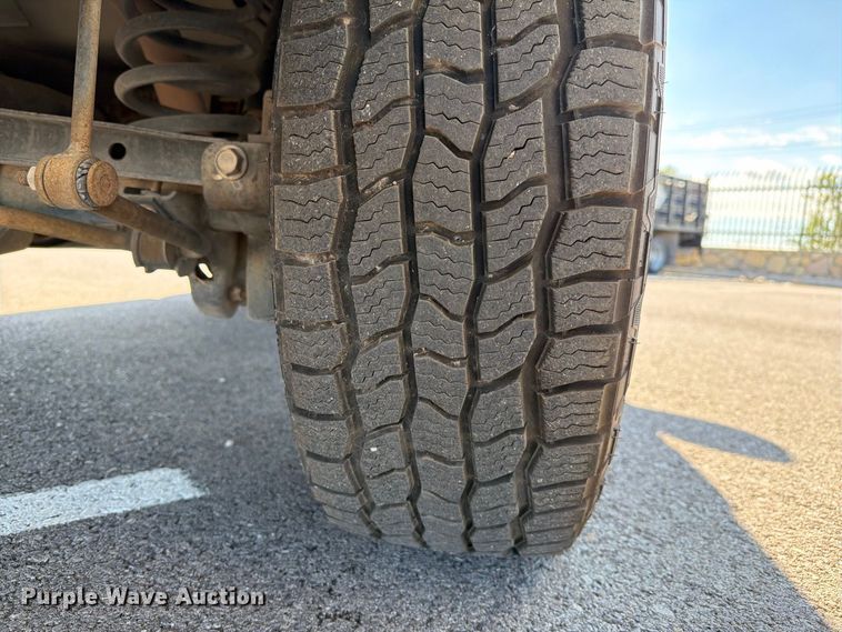 image for item FI2039 2001 Ford Expedition XLT SUV