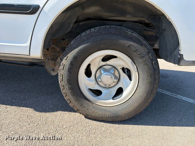 image for item FI2039 2001 Ford Expedition XLT SUV