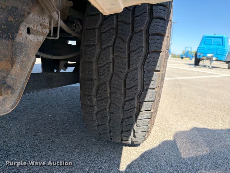 image for item FI2039 2001 Ford Expedition XLT SUV
