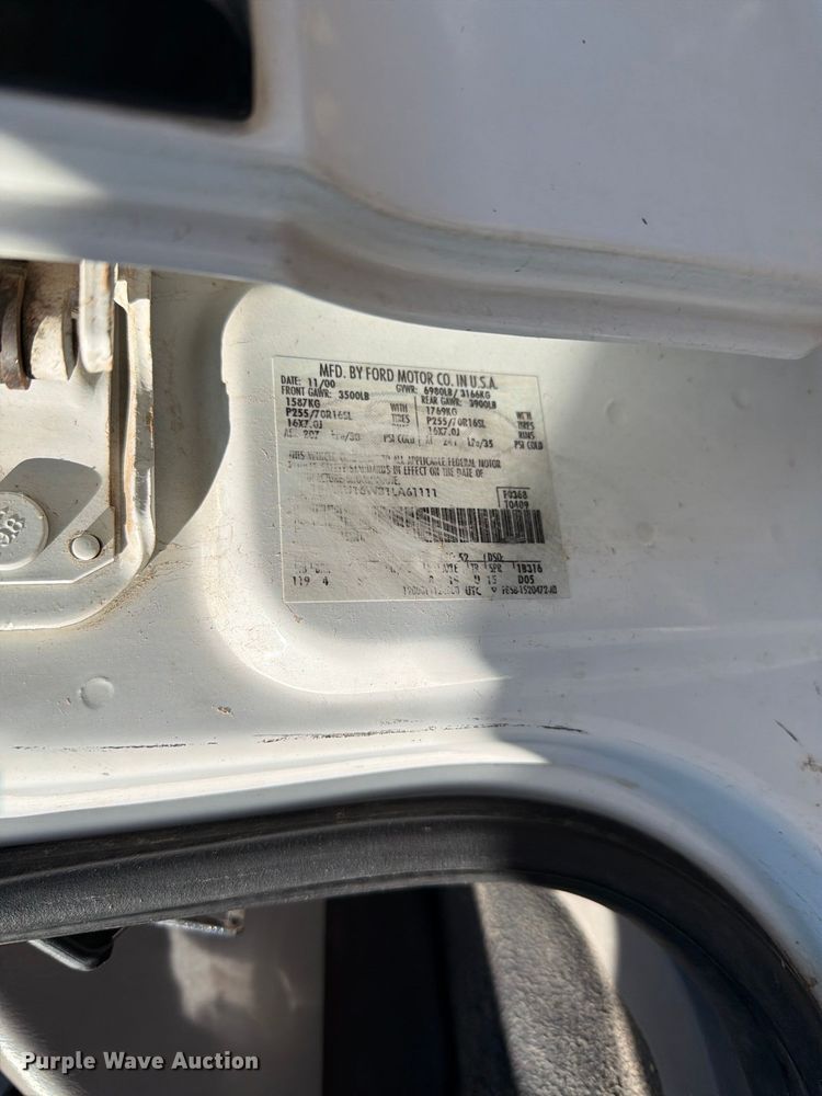 image for item FI2039 2001 Ford Expedition XLT SUV