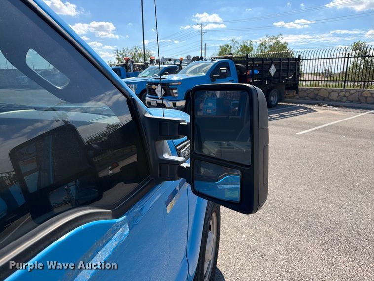 image for item FI2040 2011 Ford F350 Super Duty utility bed pickup truck