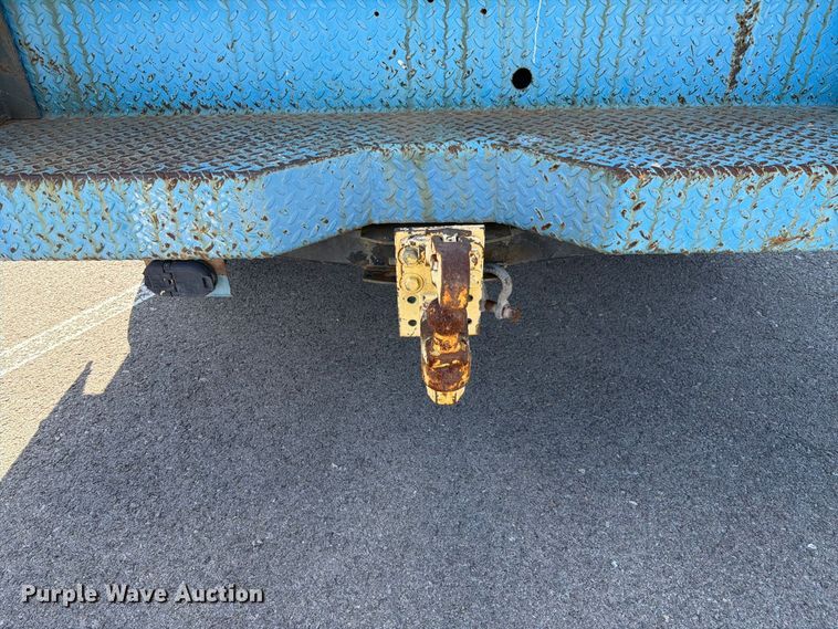 image for item FI2040 2011 Ford F350 Super Duty utility bed pickup truck