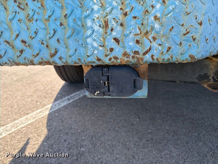 image for item FI2040 2011 Ford F350 Super Duty utility bed pickup truck