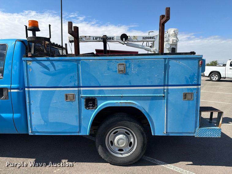 image for item FI2040 2011 Ford F350 Super Duty utility bed pickup truck