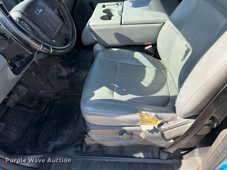 image for item FI2040 2011 Ford F350 Super Duty utility bed pickup truck