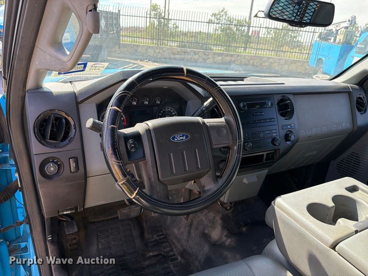 image for item FI2040 2011 Ford F350 Super Duty utility bed pickup truck