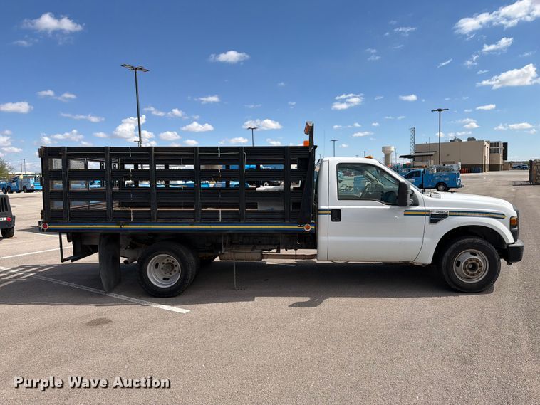 image for item FI2041 2008 Ford F350 Super Duty flatbed pickup truck