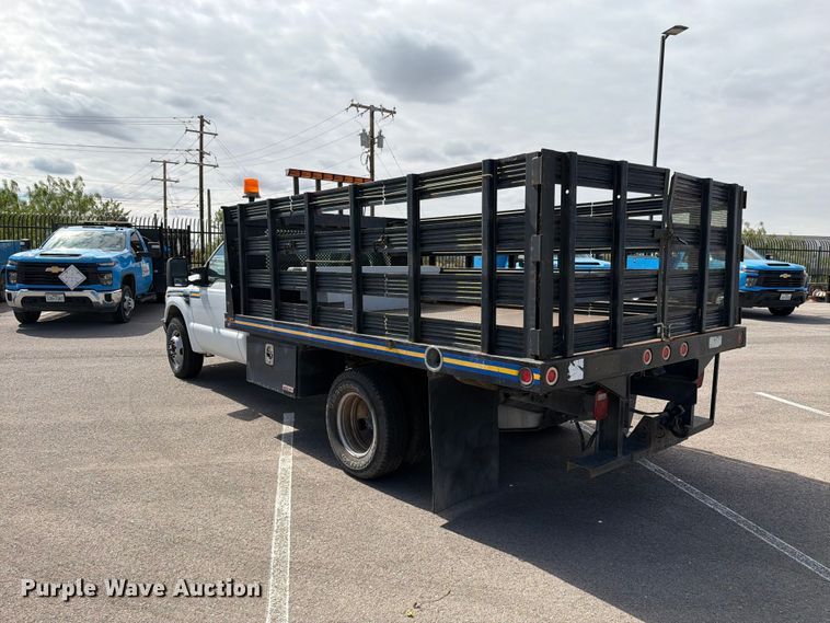 image for item FI2041 2008 Ford F350 Super Duty flatbed pickup truck