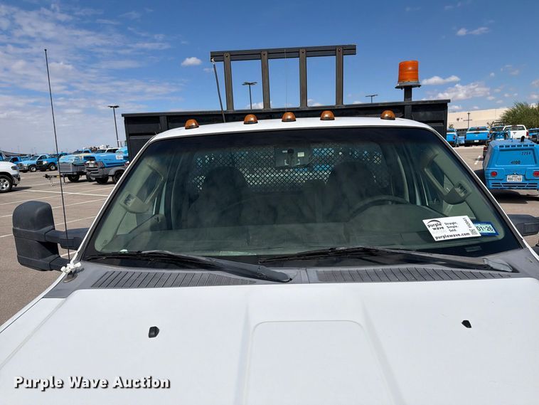 image for item FI2041 2008 Ford F350 Super Duty flatbed pickup truck