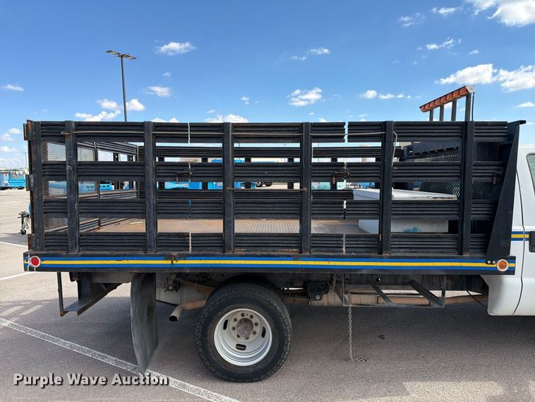 image for item FI2041 2008 Ford F350 Super Duty flatbed pickup truck