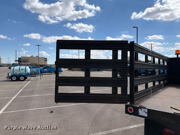 image for item FI2041 2008 Ford F350 Super Duty flatbed pickup truck