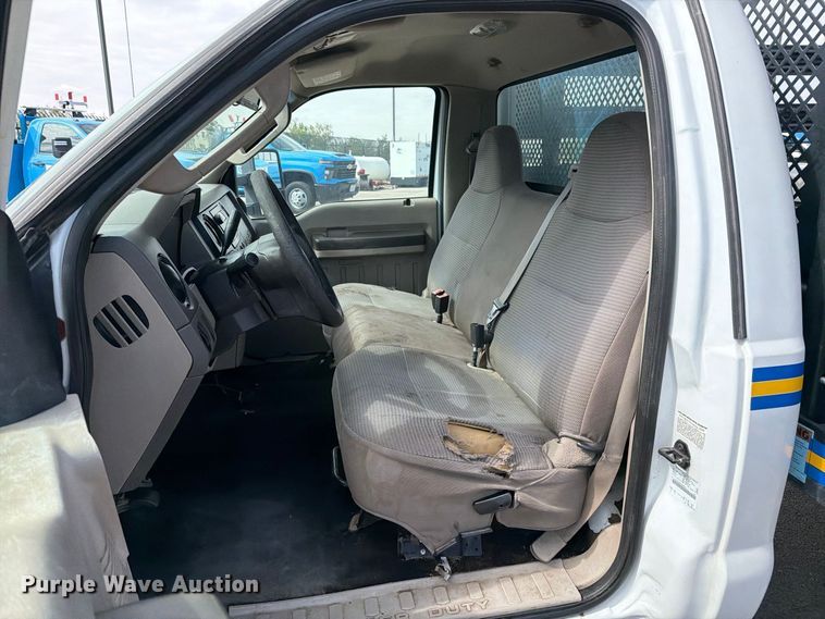 image for item FI2041 2008 Ford F350 Super Duty flatbed pickup truck