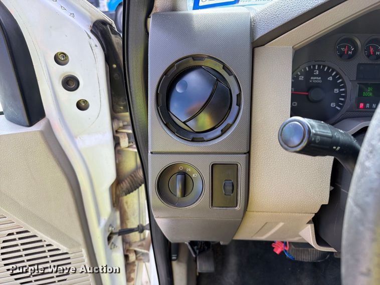 image for item FI2041 2008 Ford F350 Super Duty flatbed pickup truck