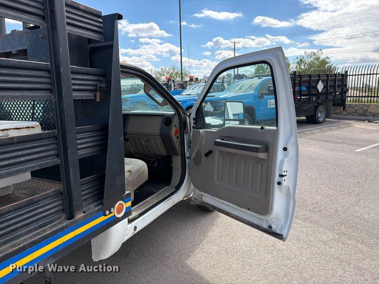 image for item FI2041 2008 Ford F350 Super Duty flatbed pickup truck