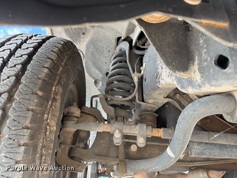 image for item FI2041 2008 Ford F350 Super Duty flatbed pickup truck