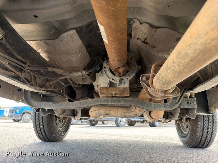 image for item FI2041 2008 Ford F350 Super Duty flatbed pickup truck