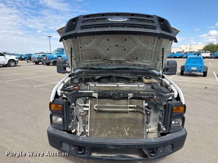image for item FI2041 2008 Ford F350 Super Duty flatbed pickup truck