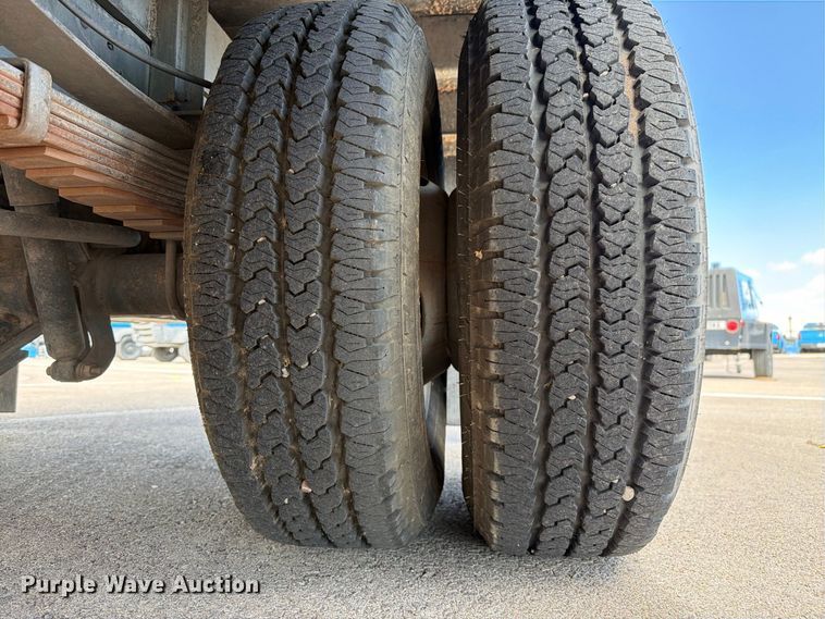image for item FI2041 2008 Ford F350 Super Duty flatbed pickup truck