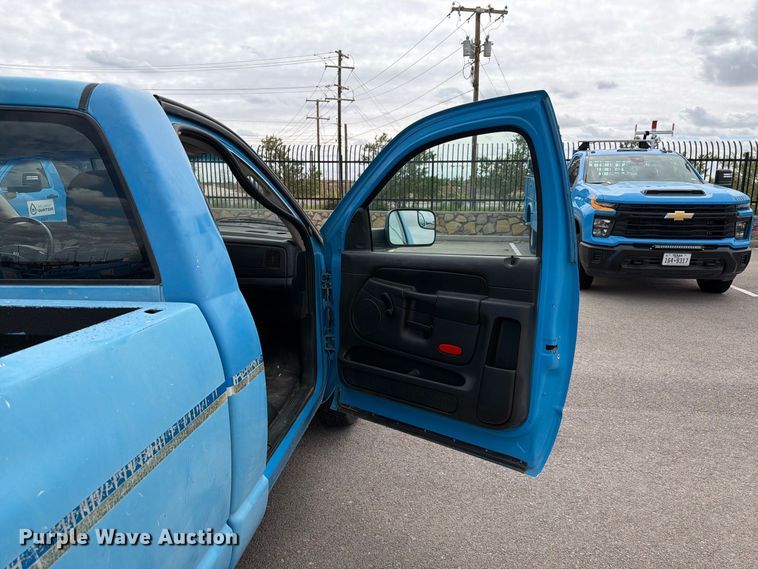 image for item FI2043 2005 Dodge Ram 2500 pickup truck
