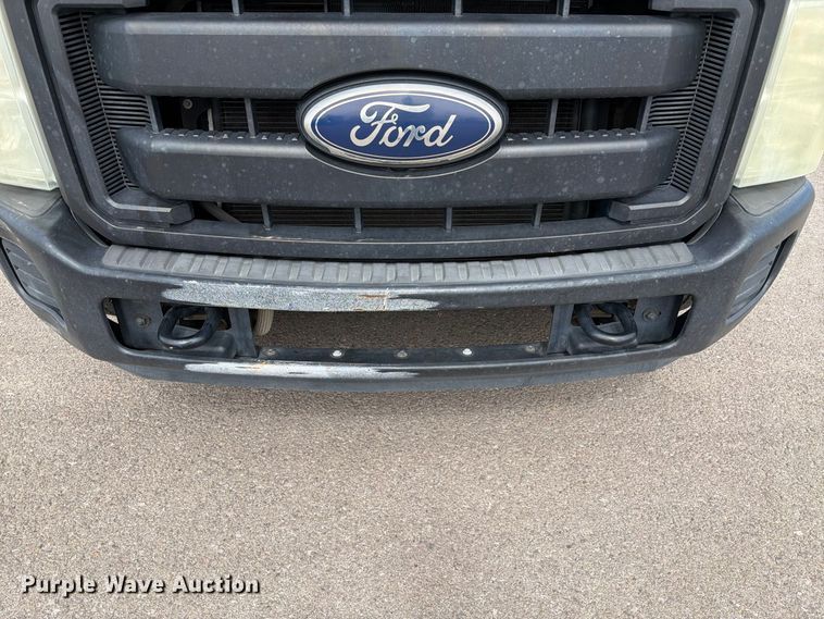 image for item FI2044 2011 Ford F350 Super Duty utility bed pickup truck