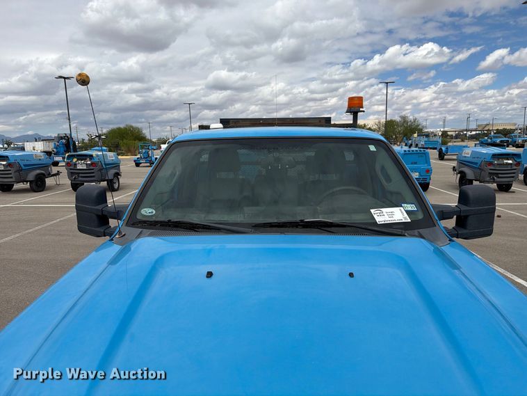 image for item FI2044 2011 Ford F350 Super Duty utility bed pickup truck