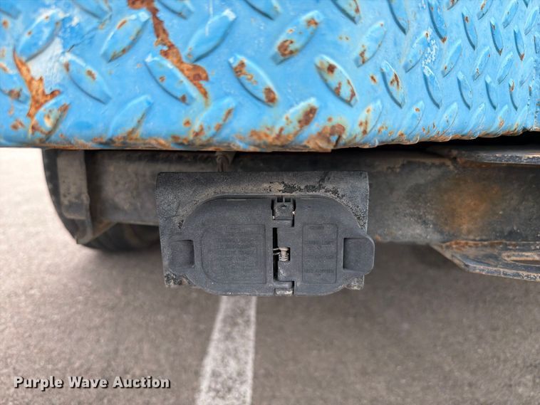 image for item FI2044 2011 Ford F350 Super Duty utility bed pickup truck