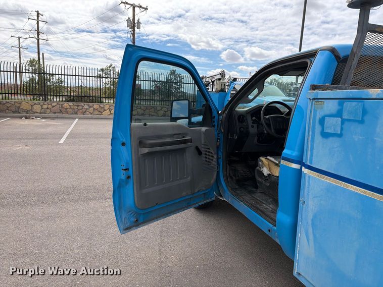 image for item FI2044 2011 Ford F350 Super Duty utility bed pickup truck