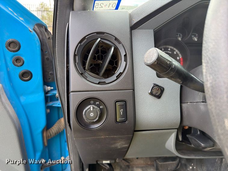 image for item FI2044 2011 Ford F350 Super Duty utility bed pickup truck