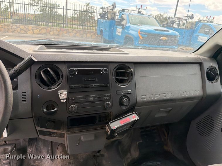 image for item FI2044 2011 Ford F350 Super Duty utility bed pickup truck