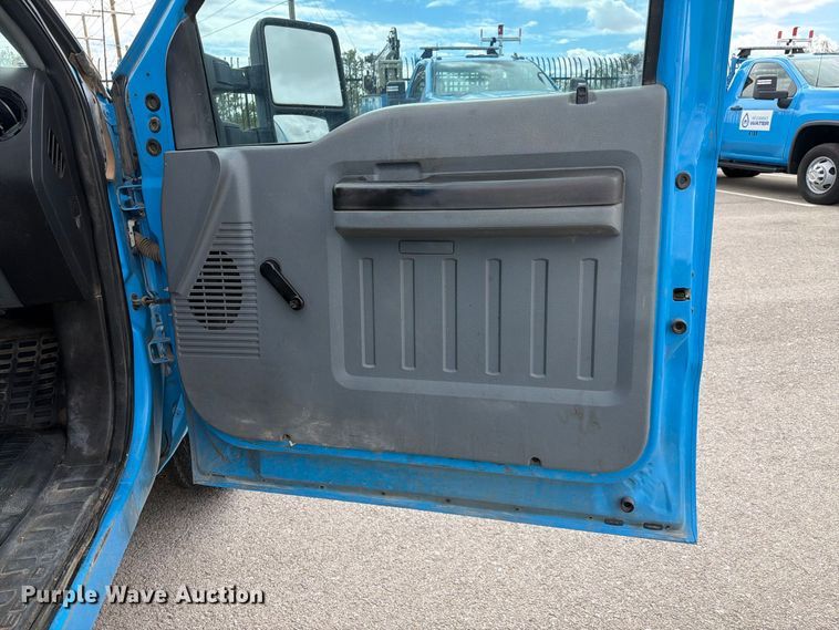 image for item FI2044 2011 Ford F350 Super Duty utility bed pickup truck