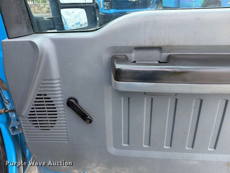 image for item FI2044 2011 Ford F350 Super Duty utility bed pickup truck