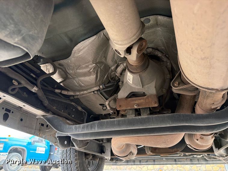 image for item FI2044 2011 Ford F350 Super Duty utility bed pickup truck