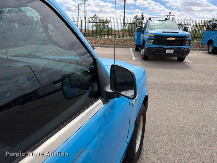 image for item FI2045 2004 Ford Ranger pickup truck