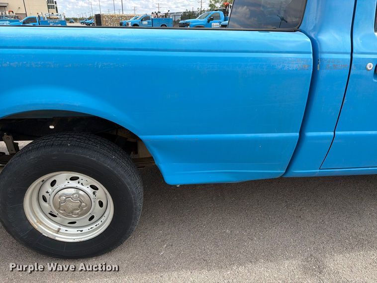 image for item FI2045 2004 Ford Ranger pickup truck
