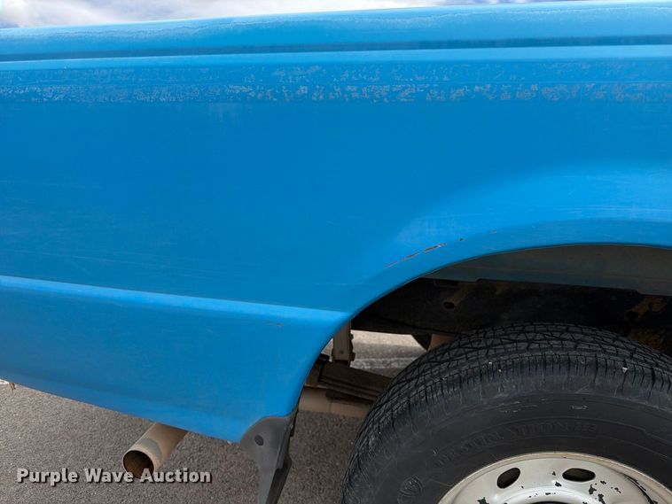 image for item FI2045 2004 Ford Ranger pickup truck